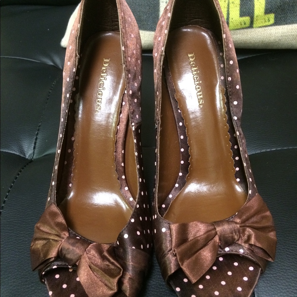 Pink polka dot heels